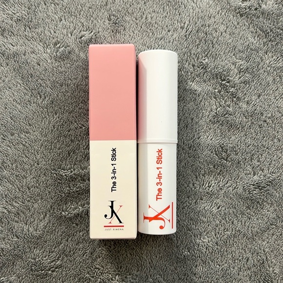 Makeup Bundle - Picture 4 of 4